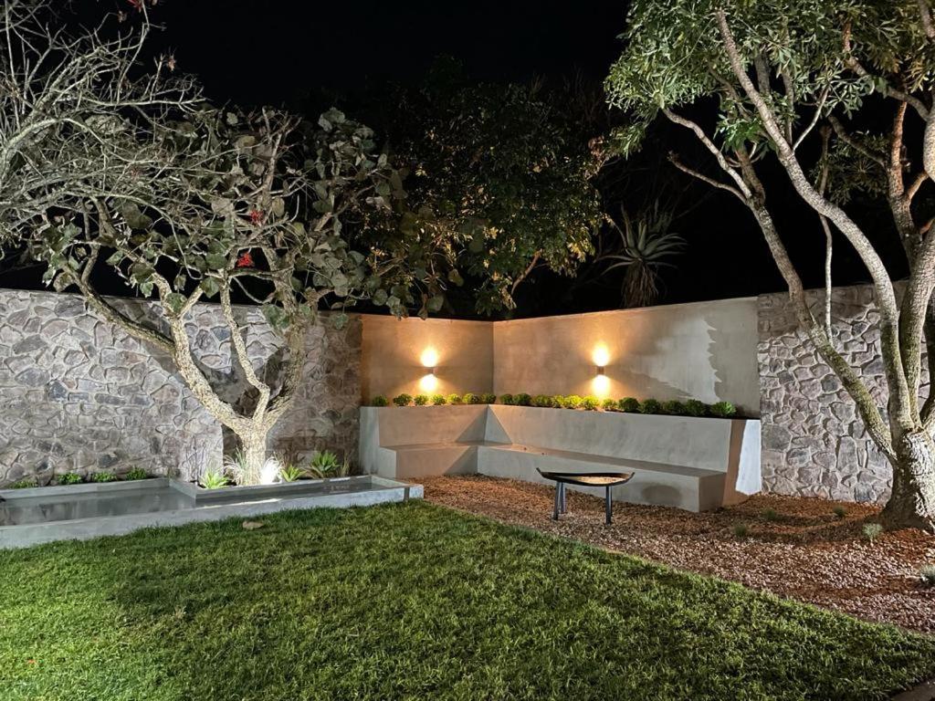 Gwahumbe Game&Spa Mid Illovo Bagian luar foto
